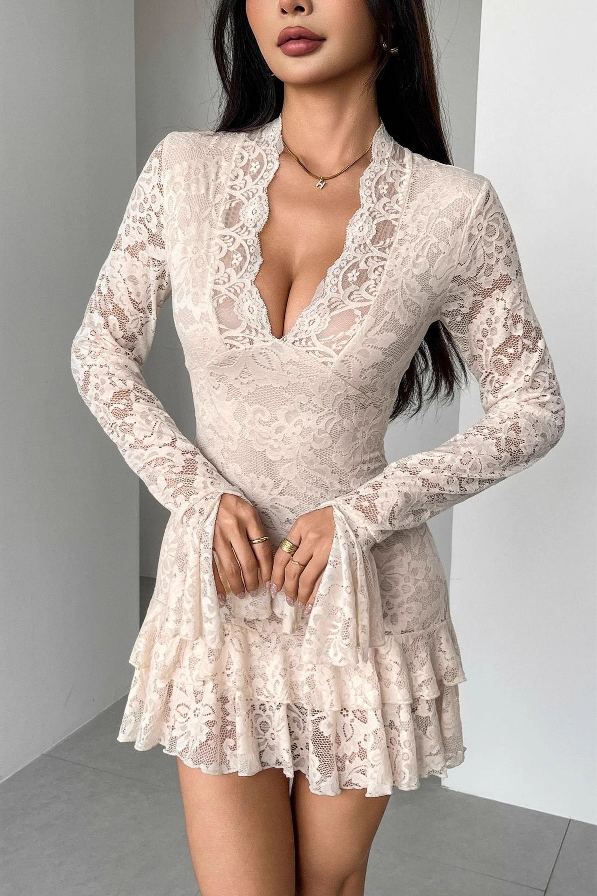 V Neck Ruffled Lace Dress in White - View 4