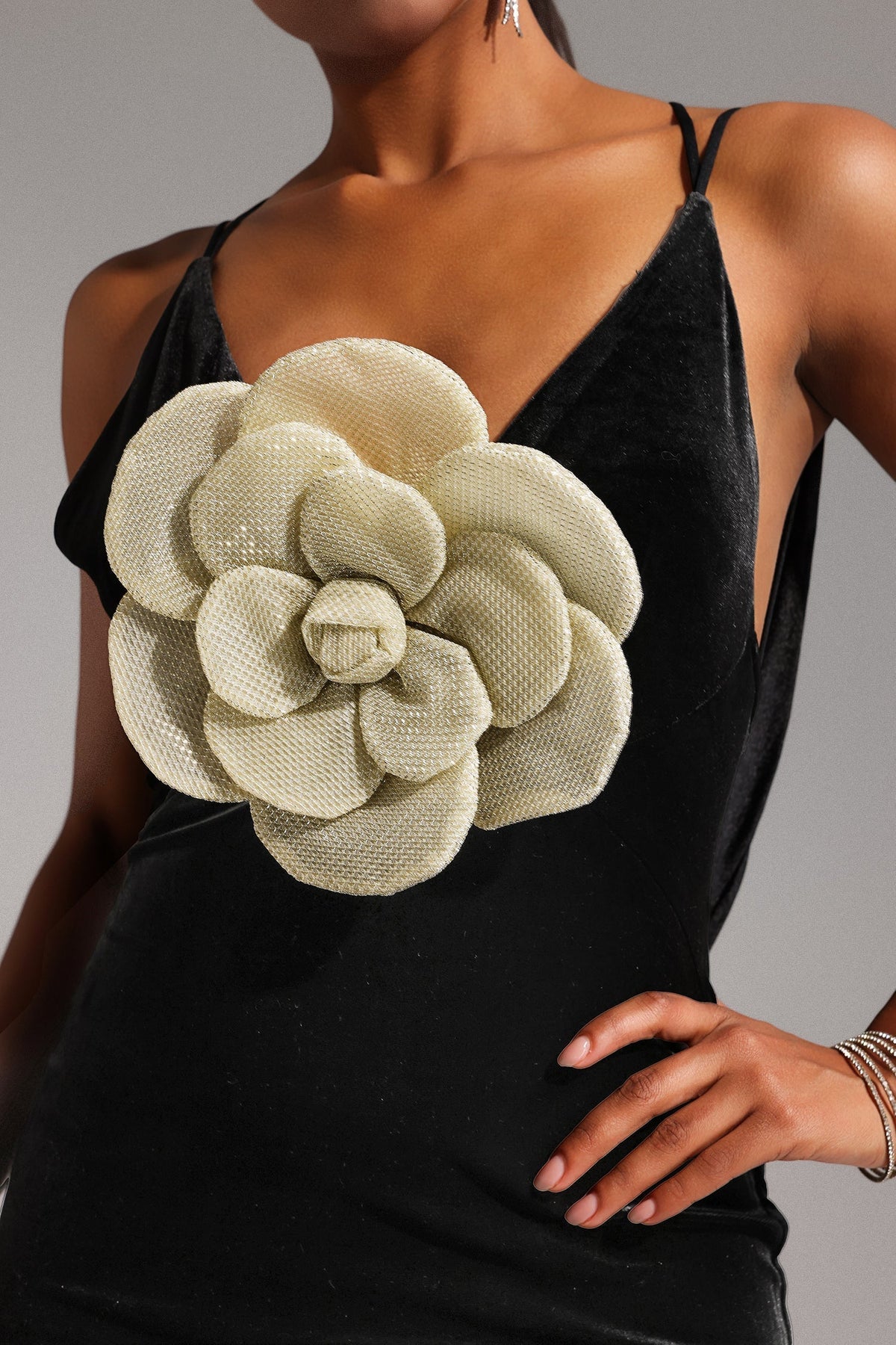 V-Neck Sleeveless Flowers Backless Velvet Maxi Dress - View 5