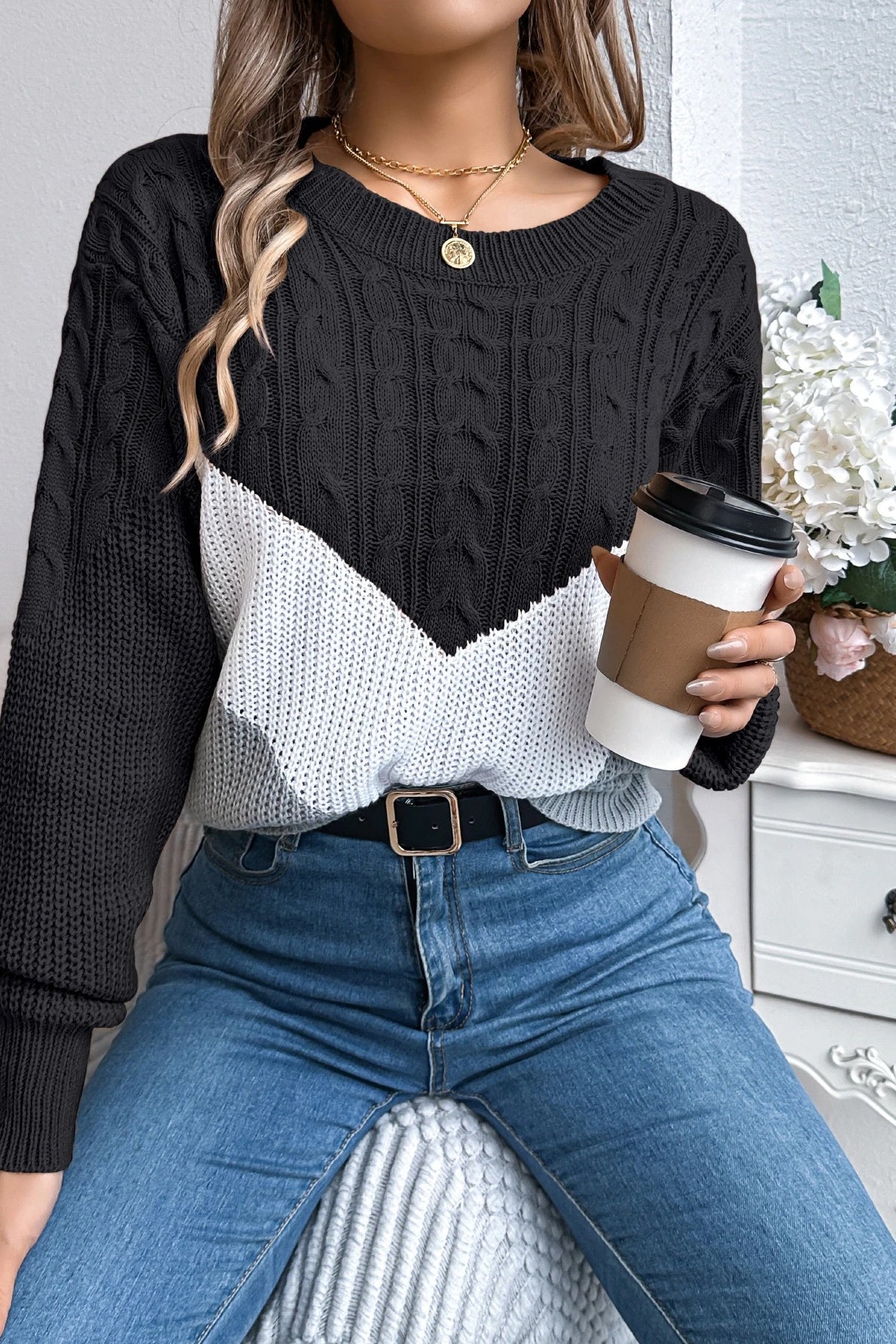 Colorblock Round Neck Pullover Sweater
