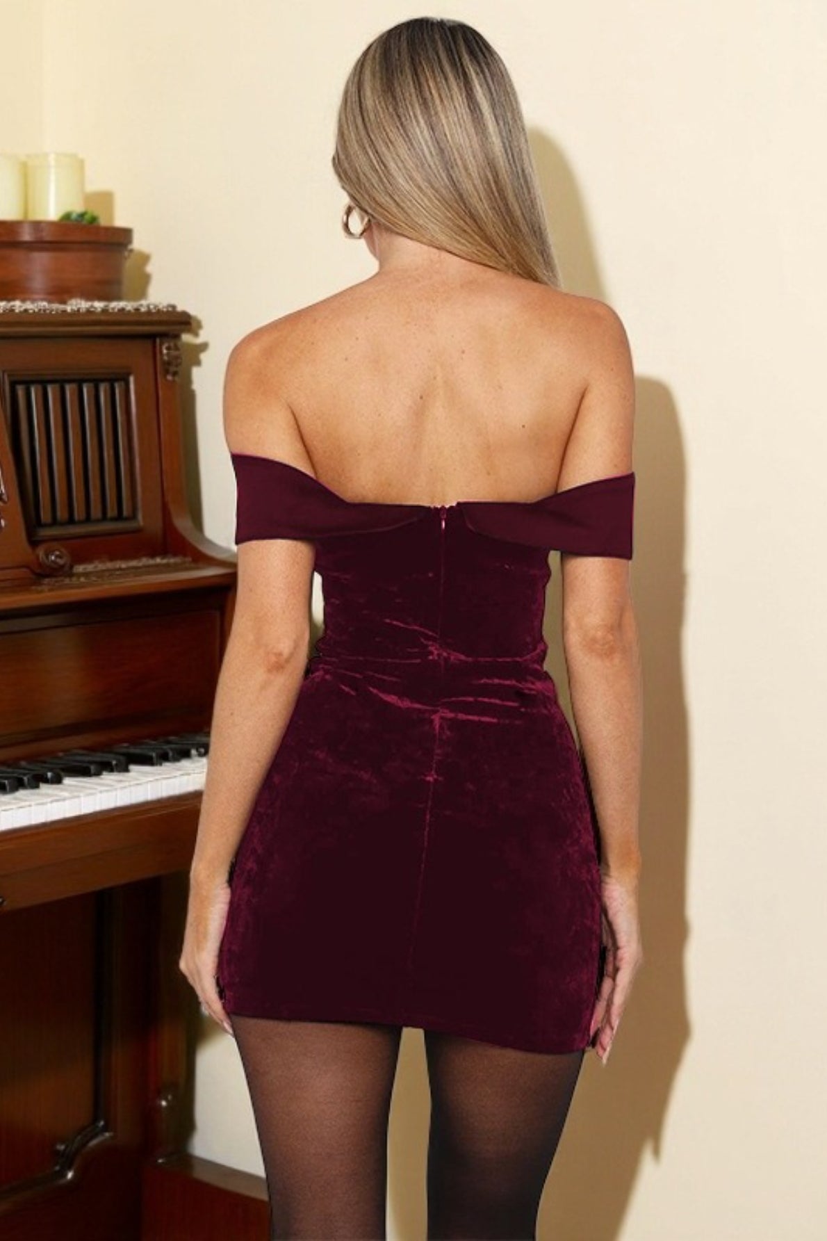 Sequin Off Shoulder Sweetheart Bodycon Mini Dress - View 3