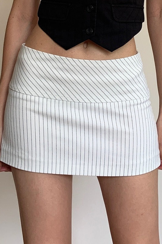 Low-Rise Bodycon Pleated Denim Mini Skort