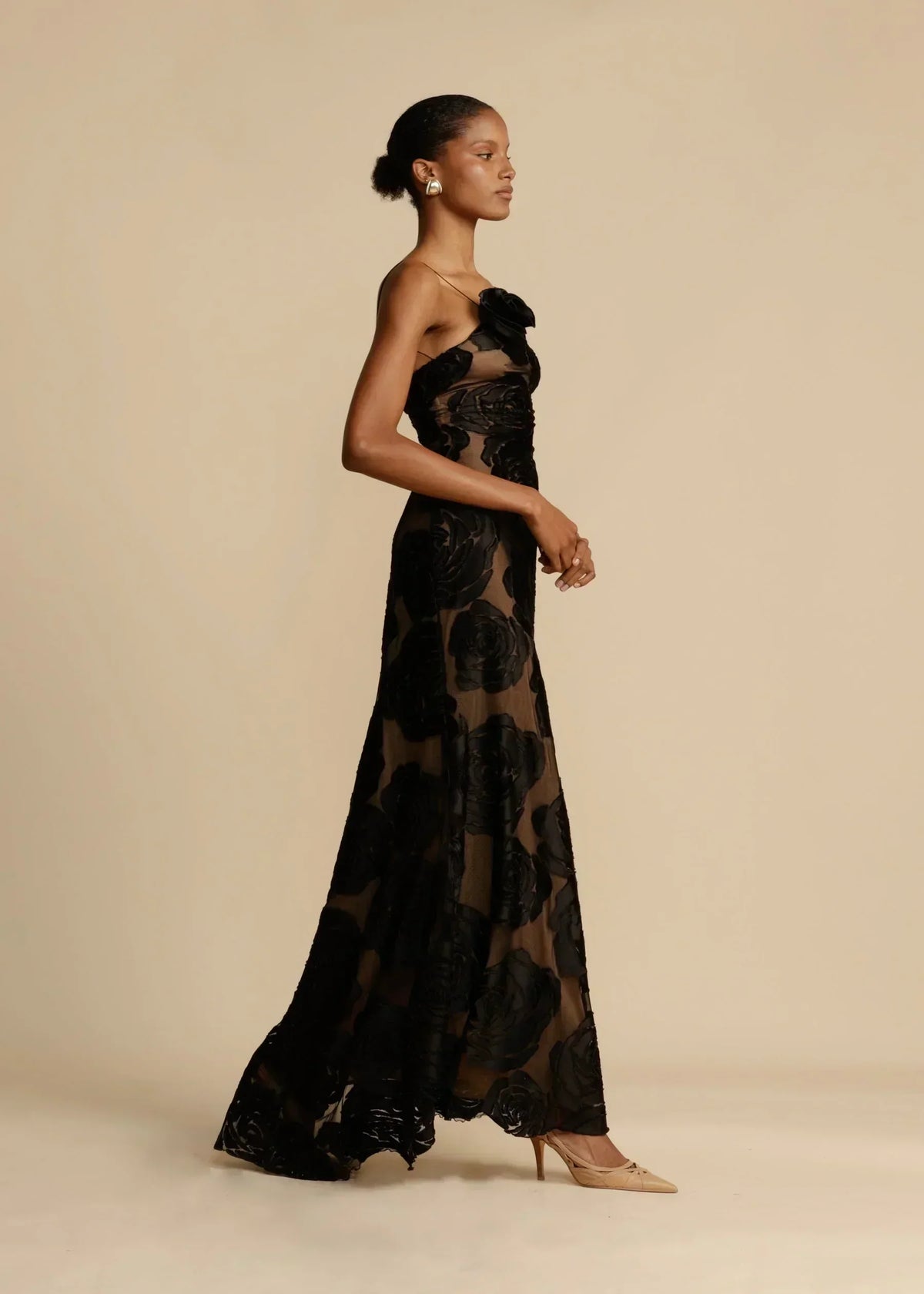 One Shoulder Rose Appliqué Mesh Bodycon Maxi Gown - View 3