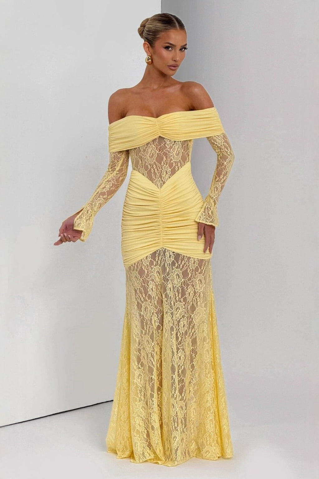 Backless Halter-Neck Lace Bodycon Maxi Dress