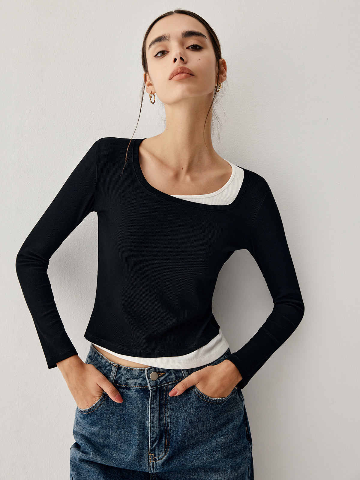 Colorblock Long Graceful Sleeve Crop Shirt Black / S T-Shirts