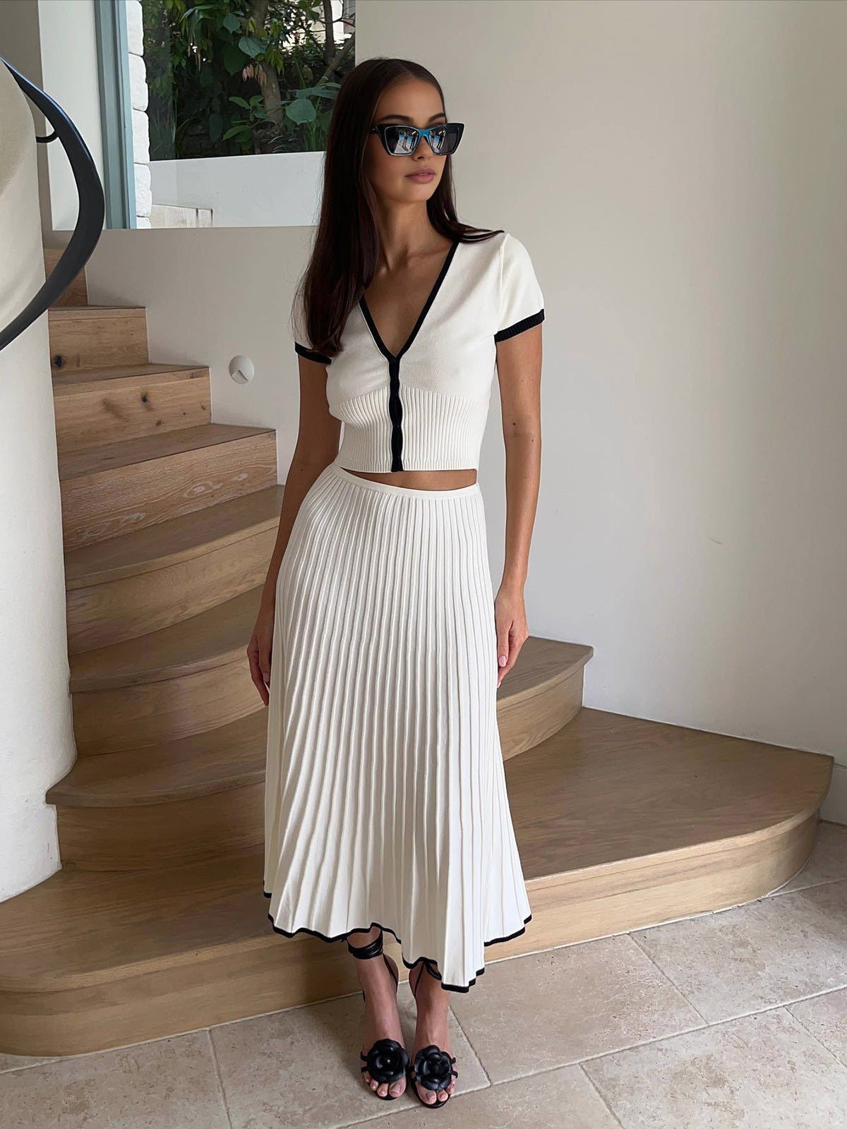 Ribbed Knit Deep V-Neck Contrast Trim Flared Maxi Dress - View 4