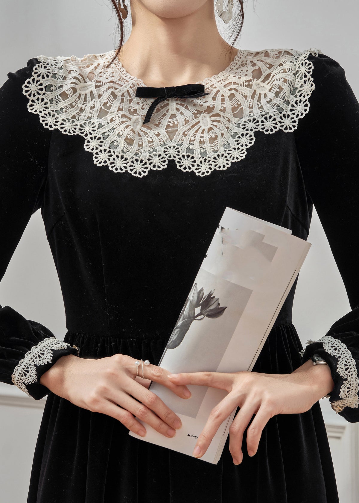 Velvet Long Sleeve Lace Peter Pan Collar Bow A-Line Maxi Dress - View 4