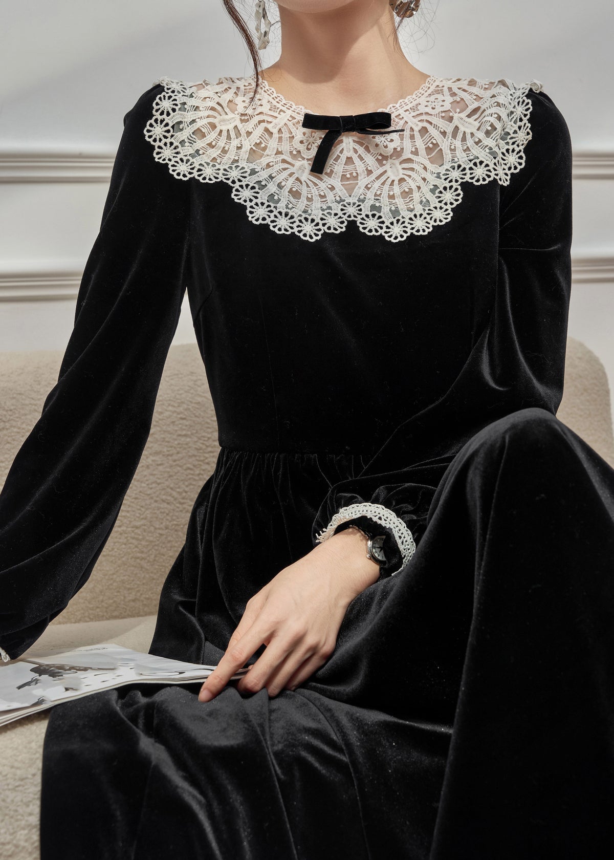 Velvet Long Sleeve Lace Peter Pan Collar Bow A-Line Maxi Dress - View 5