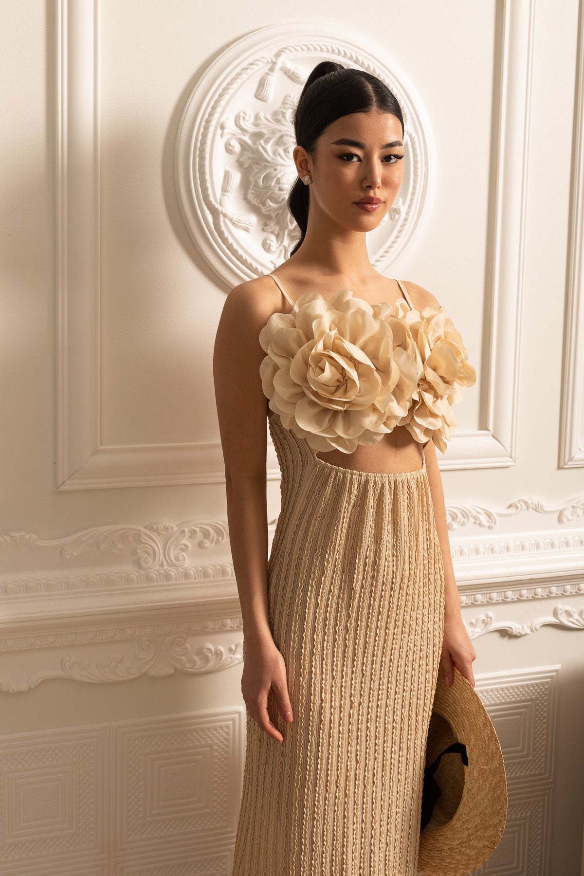 3D Floral Applique Spaghetti Strap Midriff Cut Out Pleated Maxi Dress - View 8