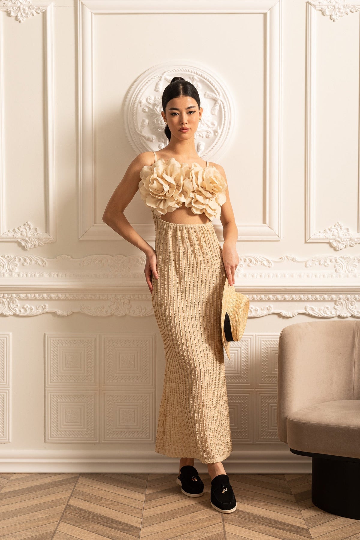 3D Floral Applique Spaghetti Strap Midriff Cut Out Pleated Maxi Dress - View 3