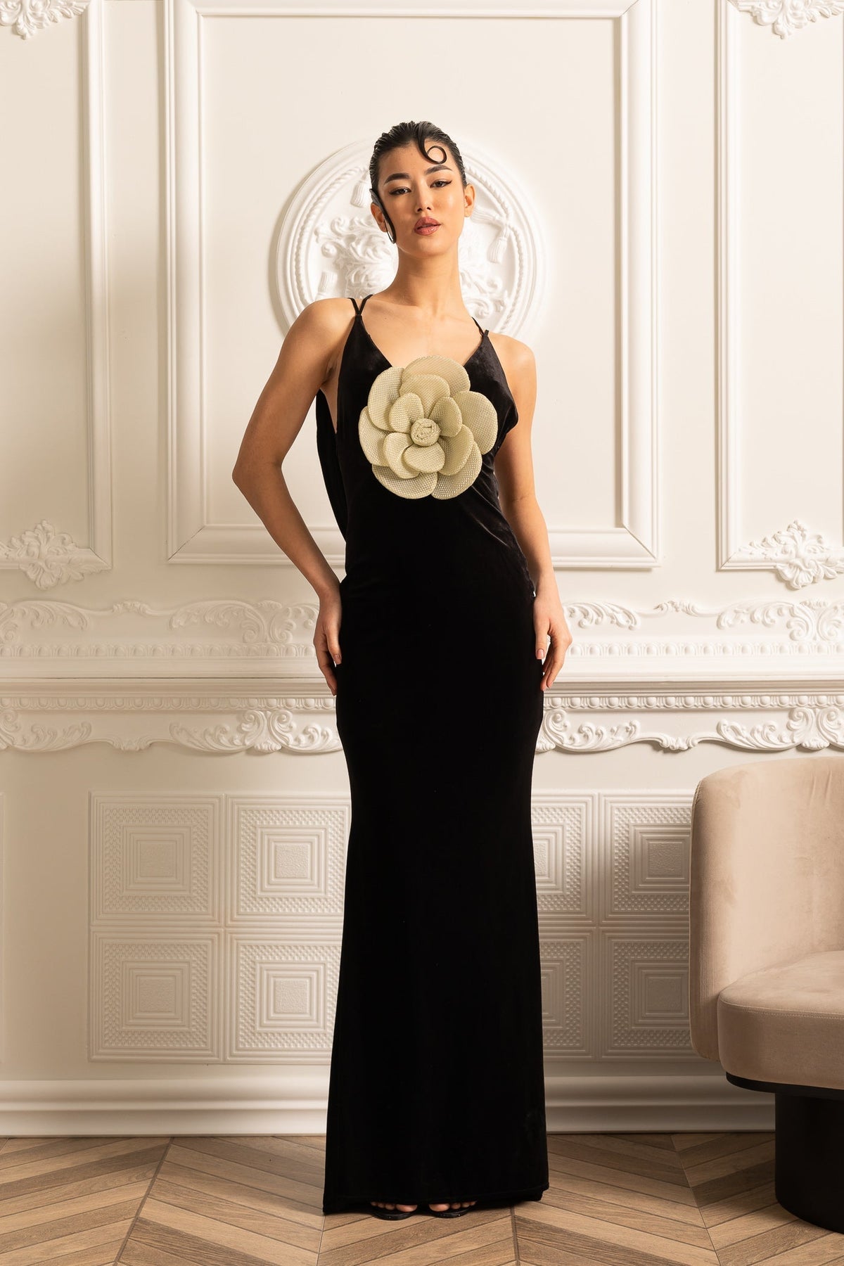 Velvet Spaghetti Strap Deep V-Neck 3D Floral Bodycon Maxi Gown - View 3