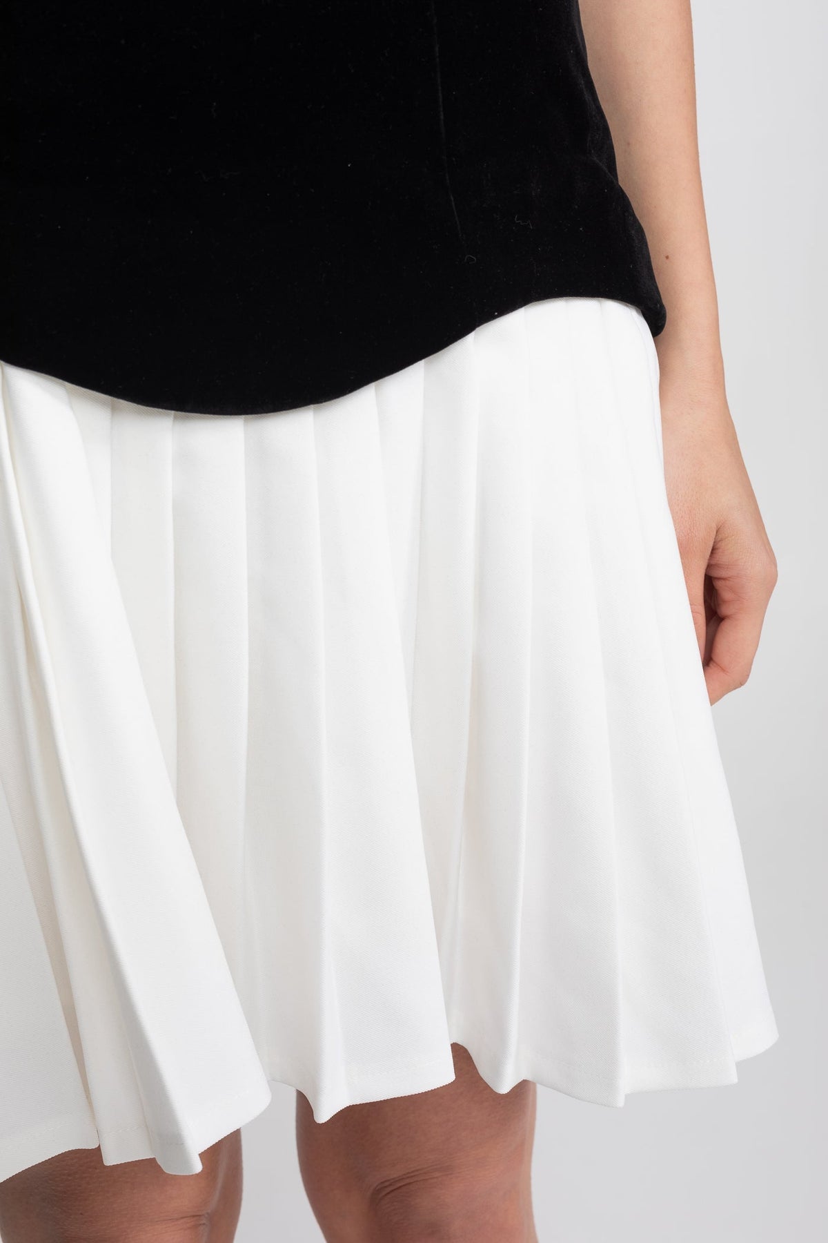 Strapless Velvet Mini Dress With Contrast Pleated Skirt - Black - View 4