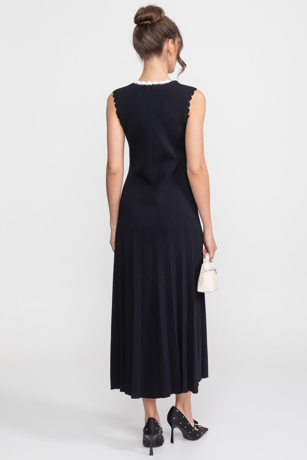 Sleeveless Scalloped Lace Collar Pearl Button Pleated Midi Dress - View 8
