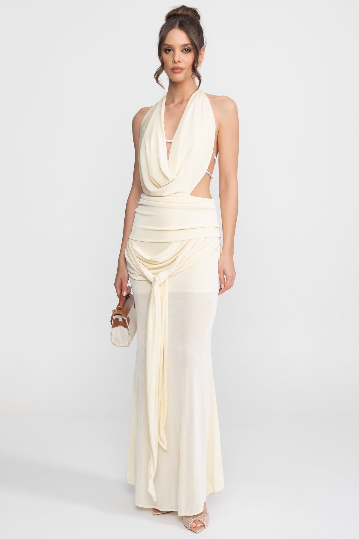 Draped Halter Gown With Ruched Side Tie Detail - Ivoire - View 4