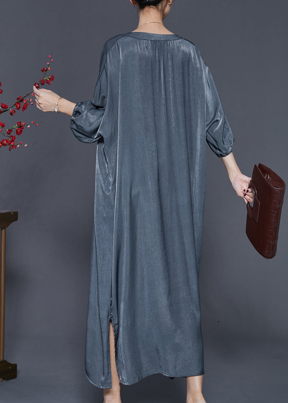 Metallic Crinkle V-Neck Button Down Three Quarter Maxi Dress - View 4