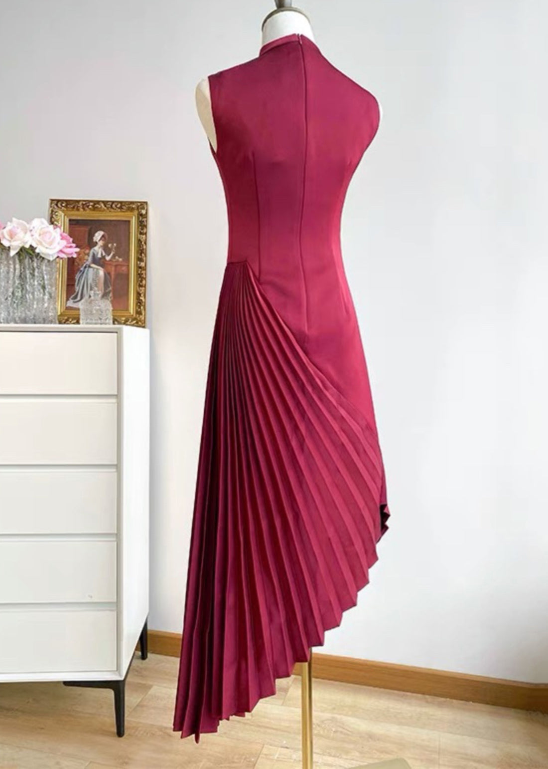 Satin Asymmetric Mock Neck Sleeveless Sunburst Pleat Cocktail Dress - View 4