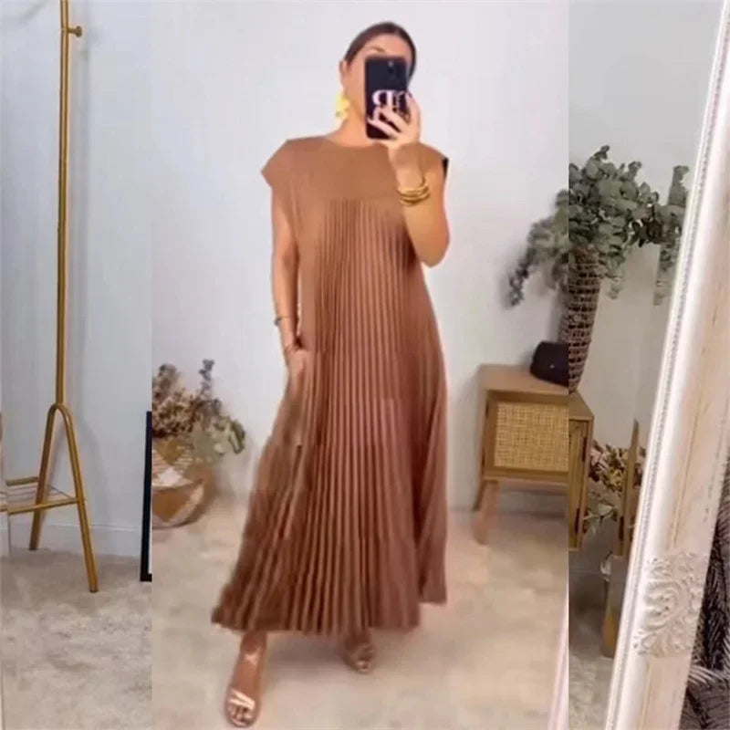 Sleeveless Crew Neck Accordion Pleat A-Line Maxi Dress - View 4