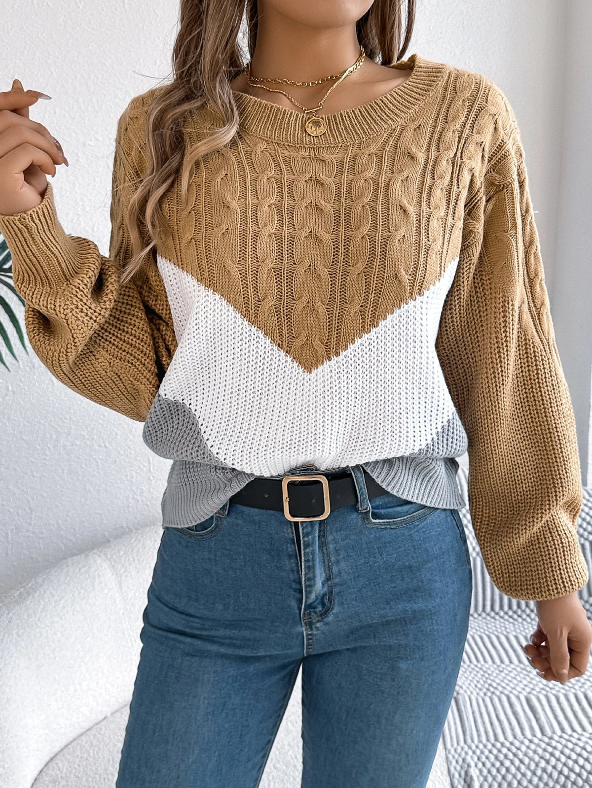 Round Neck Color Block Cable Knit Sweater 5