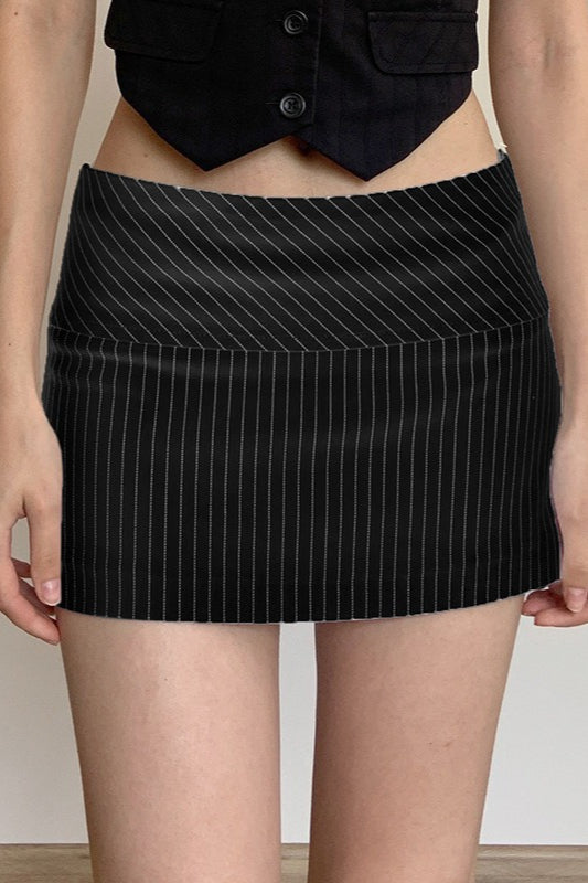 Low-Rise Bodycon Pleated Denim Mini Skort