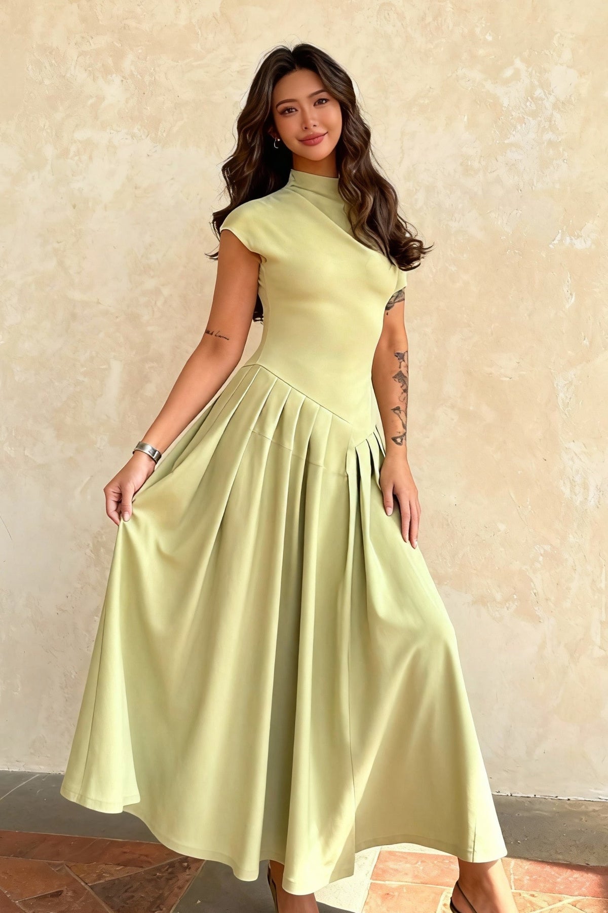 Light And Two-Tone Pleated Maxi Dress
