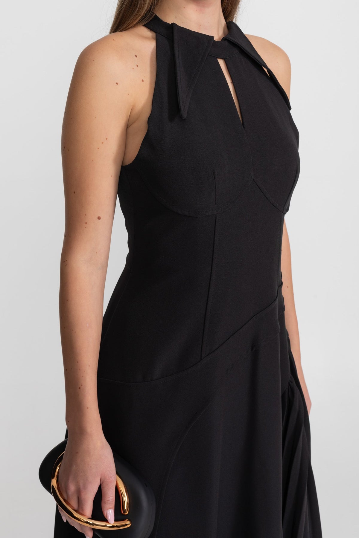 Pleated Halter Midi Dress With Keyhole Detail - Black - View 5