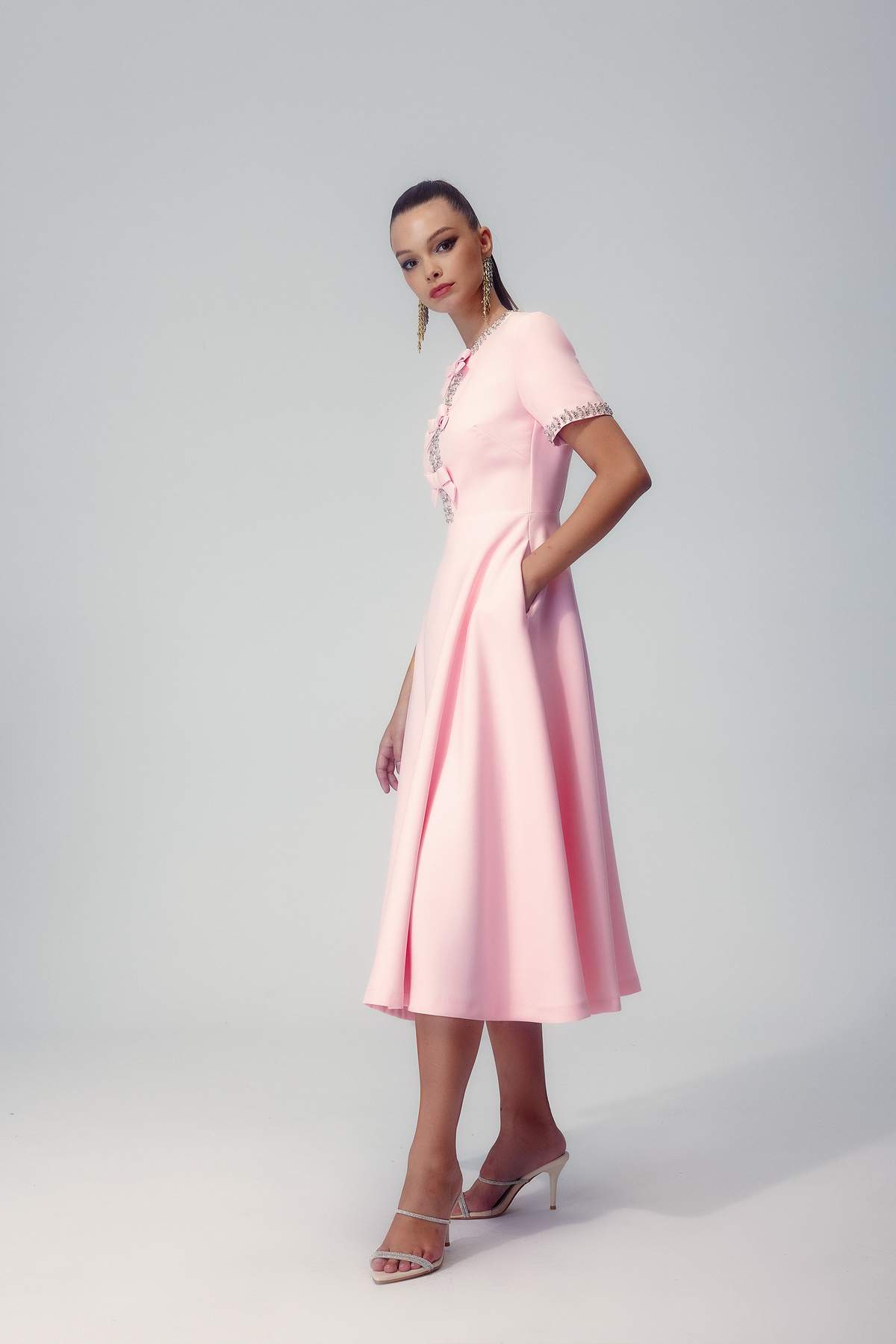 Rhinestone Trim Triple Bow Short Sleeve Round Neck A-Line Midi Dress - View 3