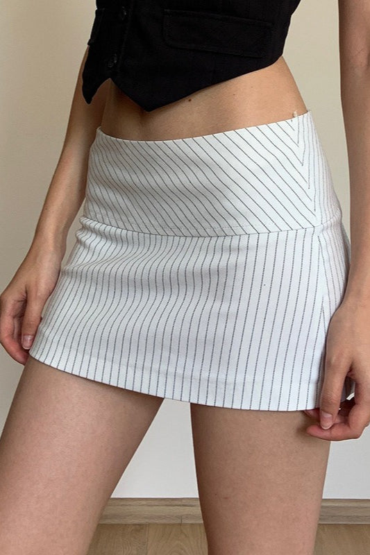 Low-Rise Bodycon Pleated Denim Mini Skort