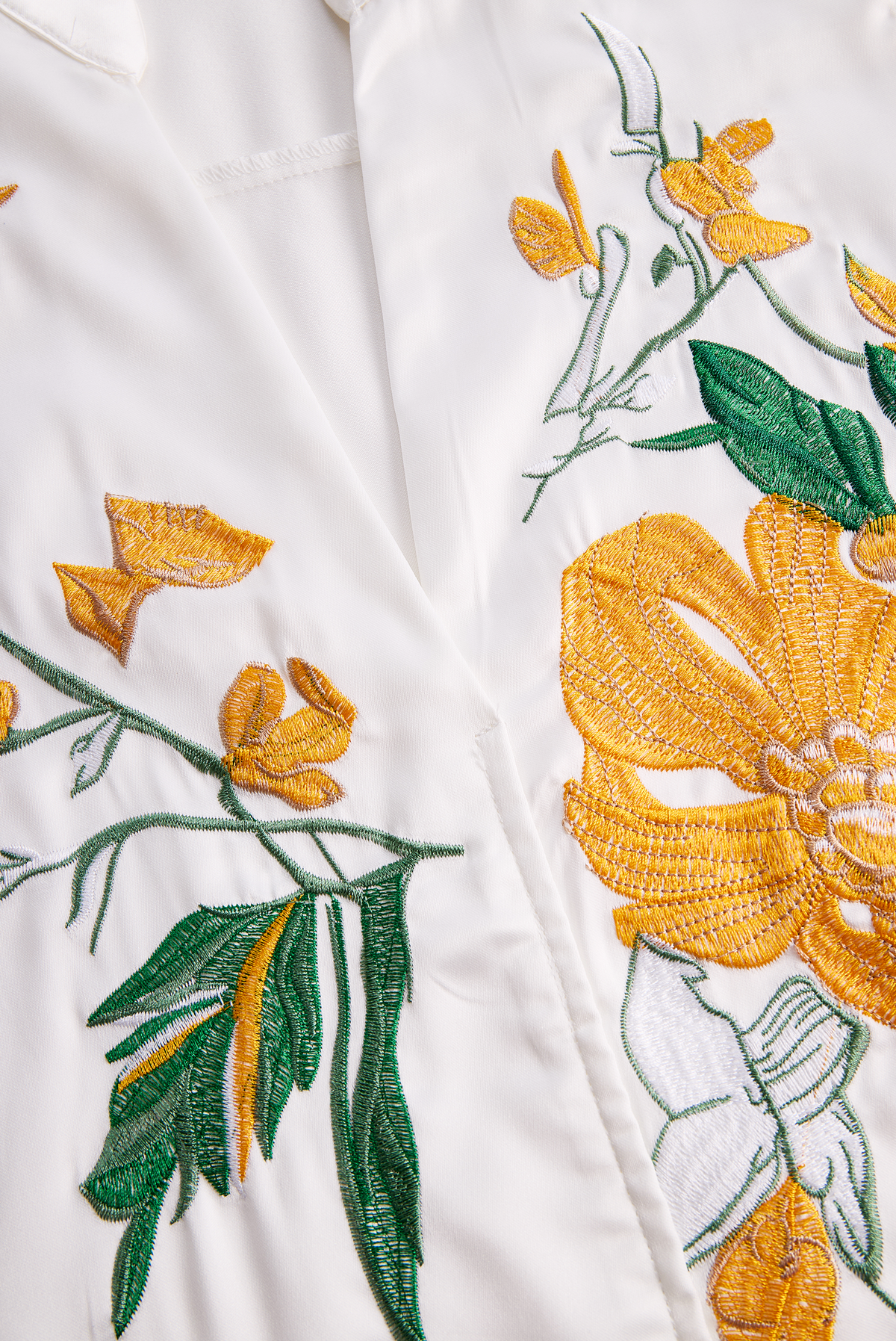 Stand Collar Sleeveless Floral Embroidered V-Neck Blouse 3