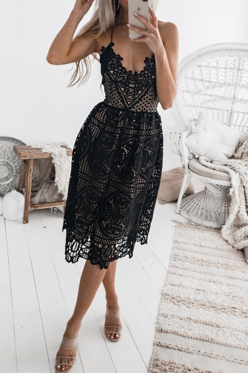 Lace Deep V-Neck Spaghetti Strap Scalloped Hem A-Line Midi Dress - View 4