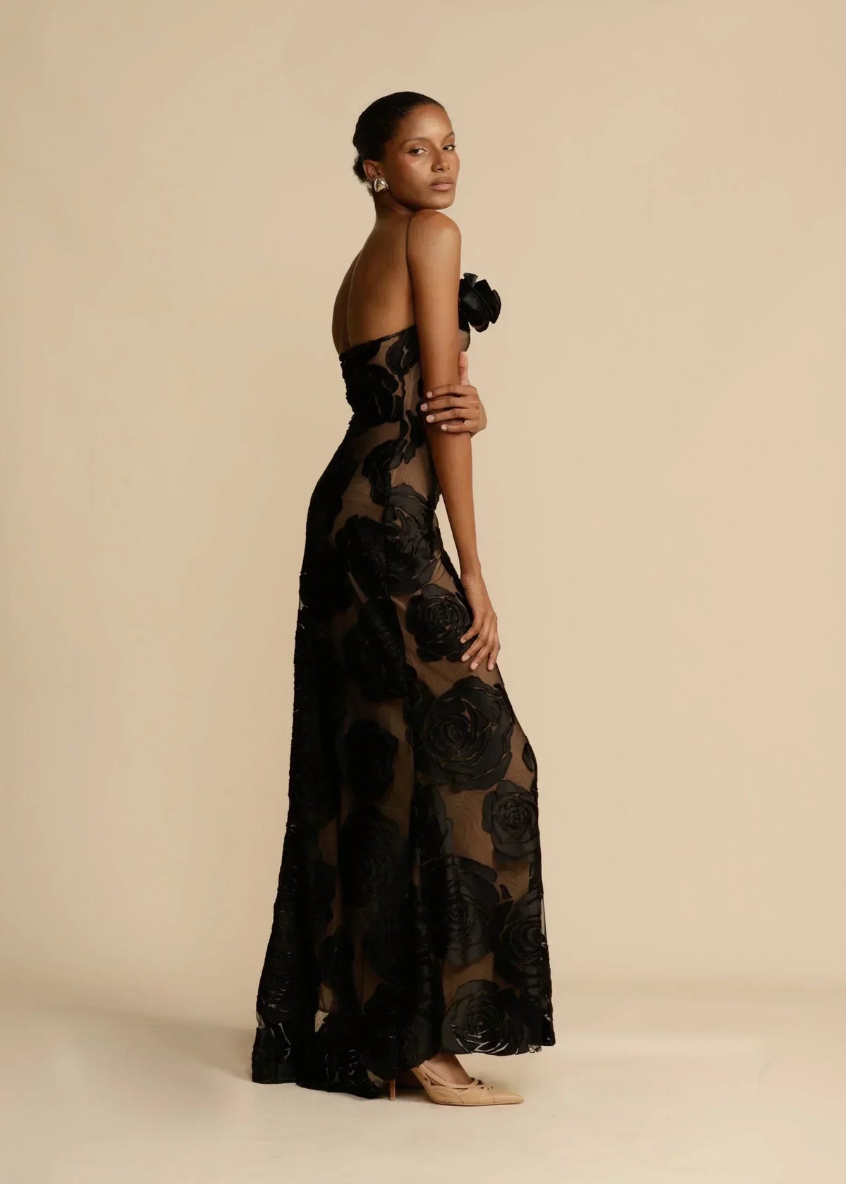 One Shoulder Rose Appliqué Mesh Bodycon Maxi Gown - View 4