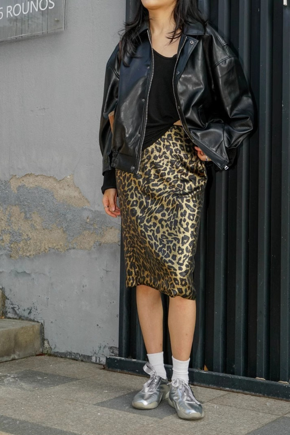 Tapered Hem Leopard Print Midi Skirt