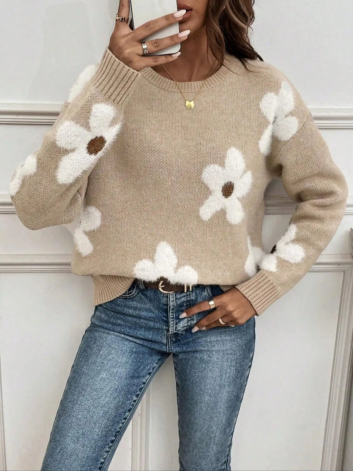 Crew Neck Daisy Floral Knit Sweater 2