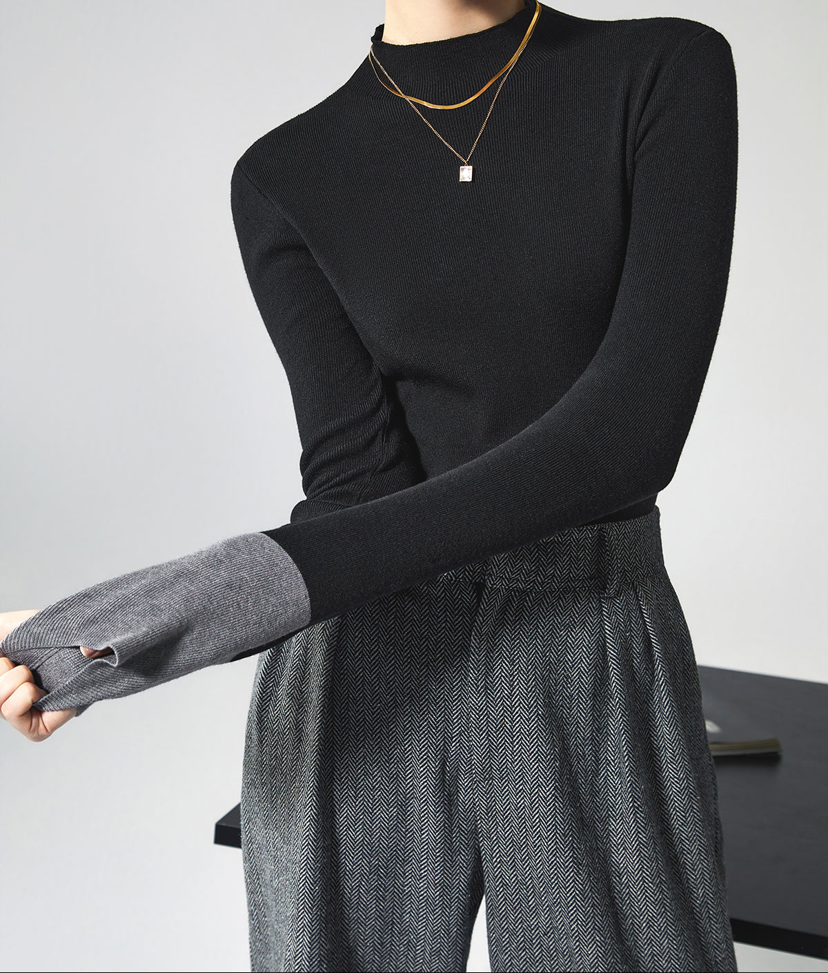 Mock Neck Long Sleeve Contrast Cuff Ribbed Knit Sweater 3