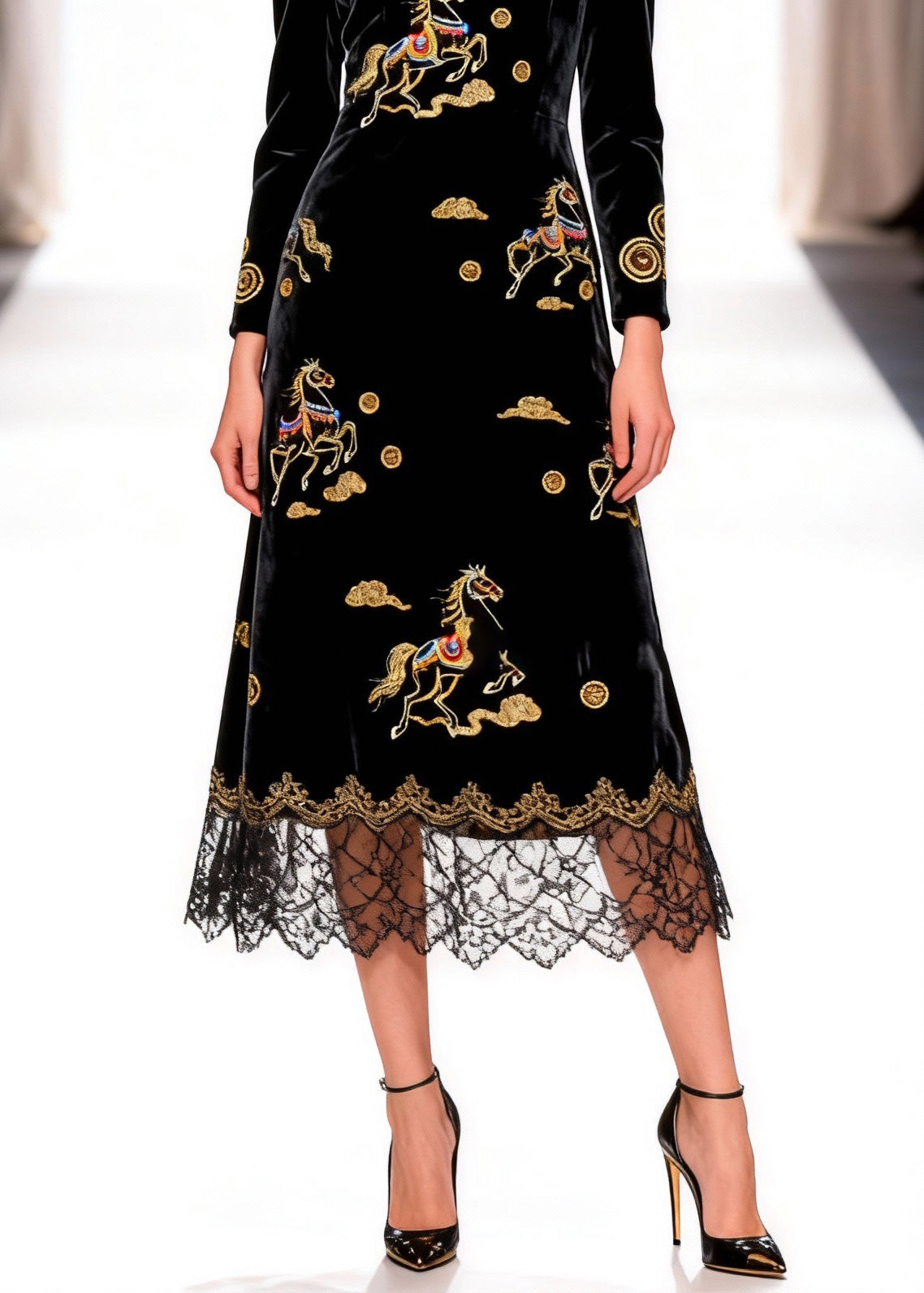 Velvet Round Neck Long Sleeve Horse Embroidered Midi Dress - View 4