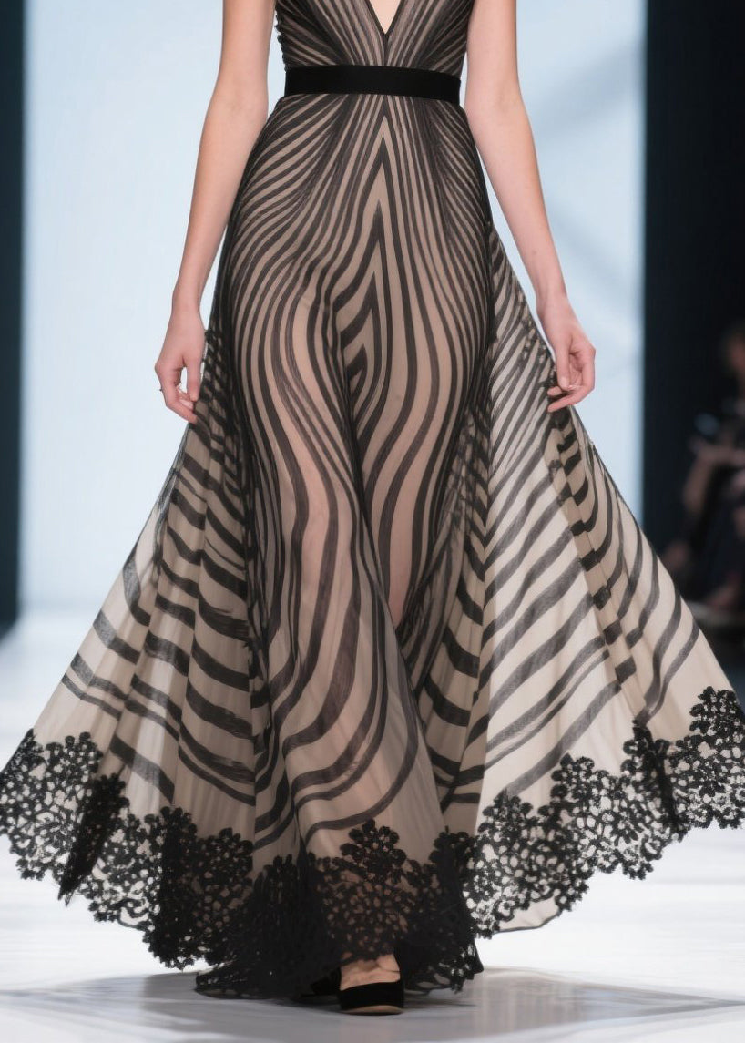Wavy Stripe Print Deep V-Neck Spaghetti Strap Lace Trim Hem Maxi Gown - View 4