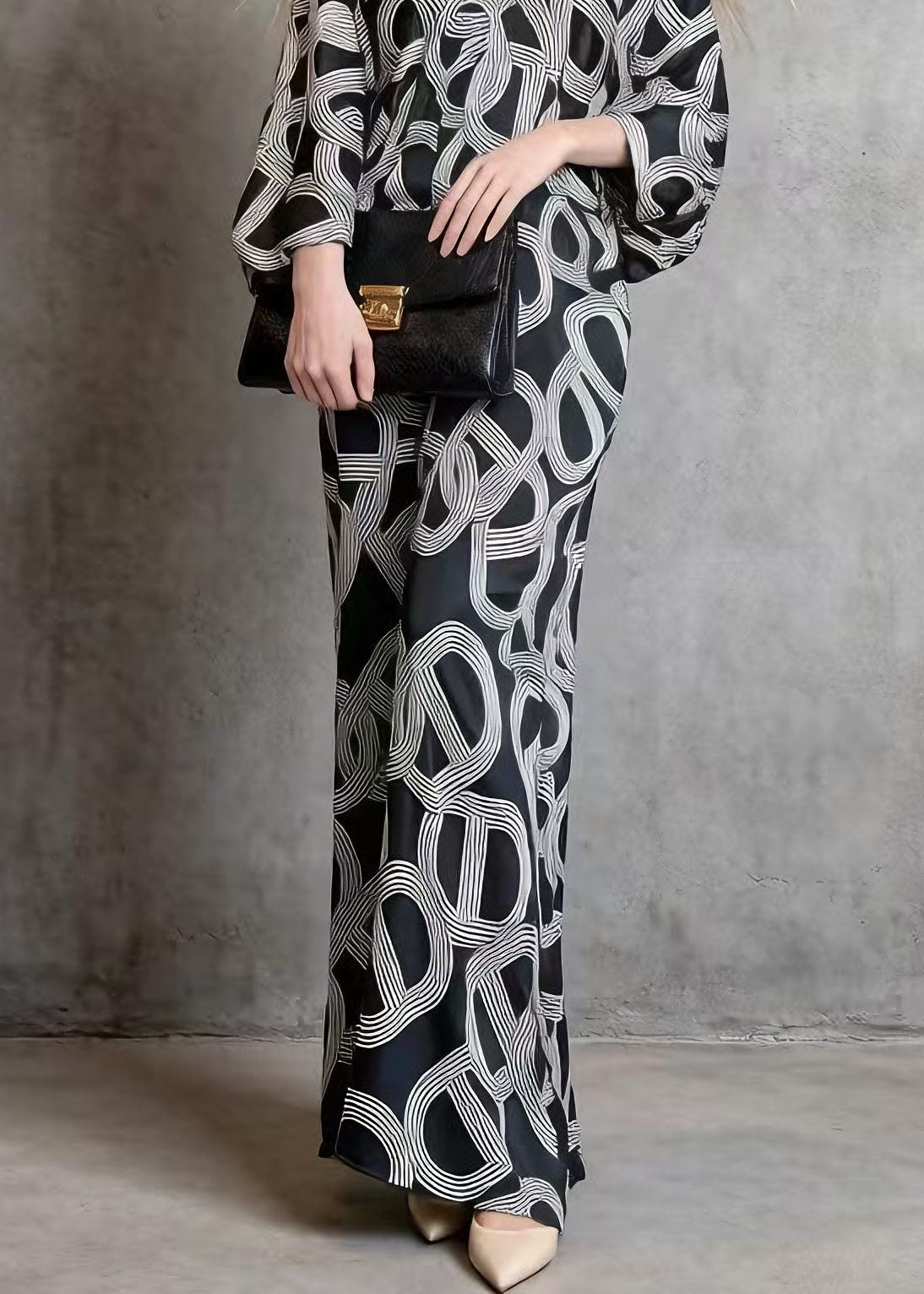 Satin Geometric Link Print V-Neck Batwing Sleeve Maxi Dress - View 4