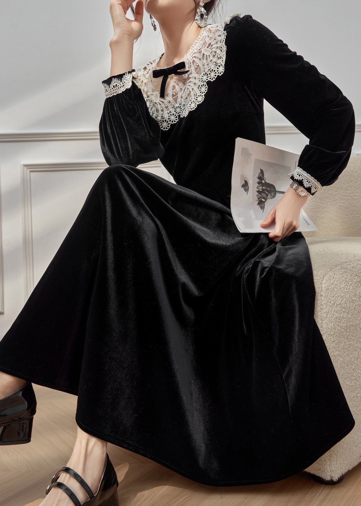 Velvet Long Sleeve Lace Peter Pan Collar Bow A-Line Maxi Dress - View 3