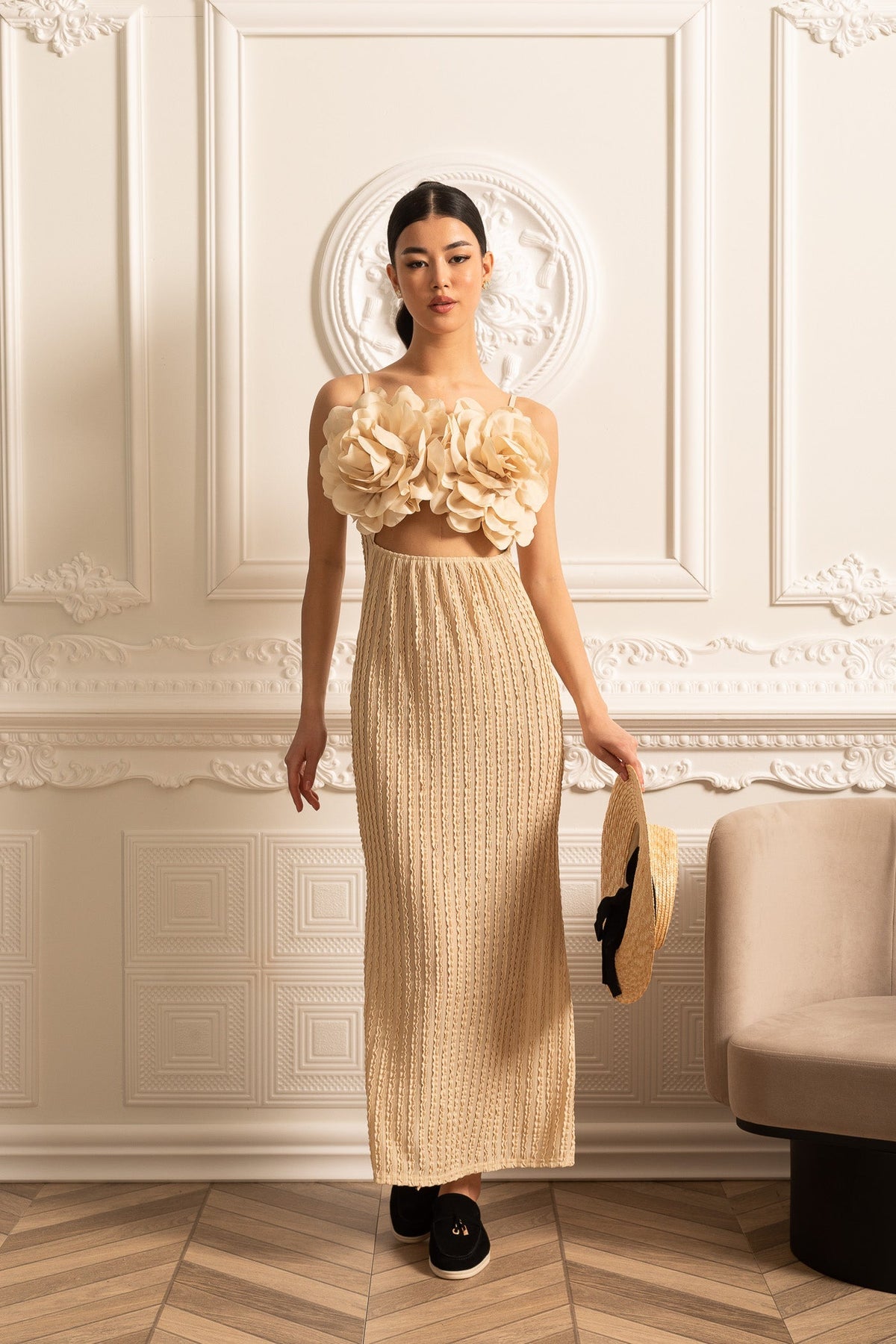 3D Floral Applique Spaghetti Strap Midriff Cut Out Pleated Maxi Dress - View 5