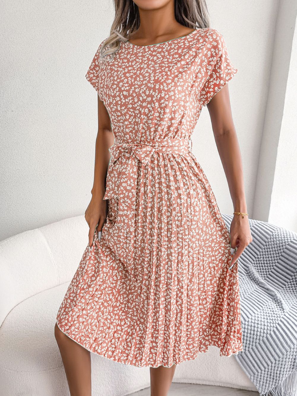 Floral Print Crew Neck Cap Sleeve Belted Pleated Midi Dress - View 4