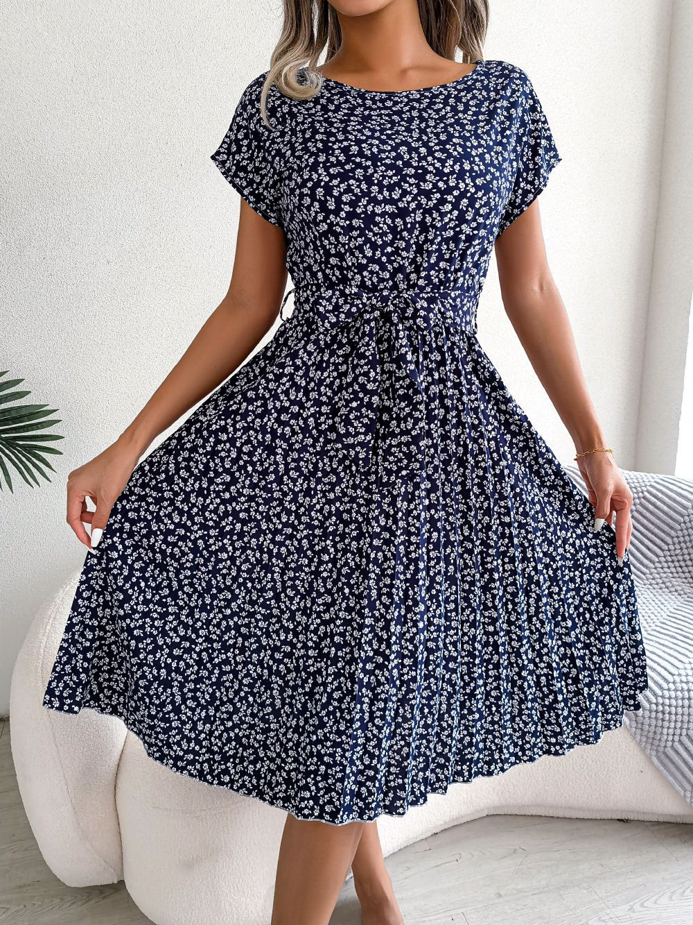 Floral Print Crew Neck Cap Sleeve Belted Pleated Midi Dress - View 3