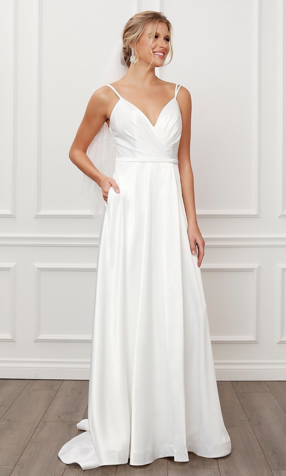 Spaghetti Strap Surplice V-Neck Pocket Train A-Line Maxi Gown - View 4