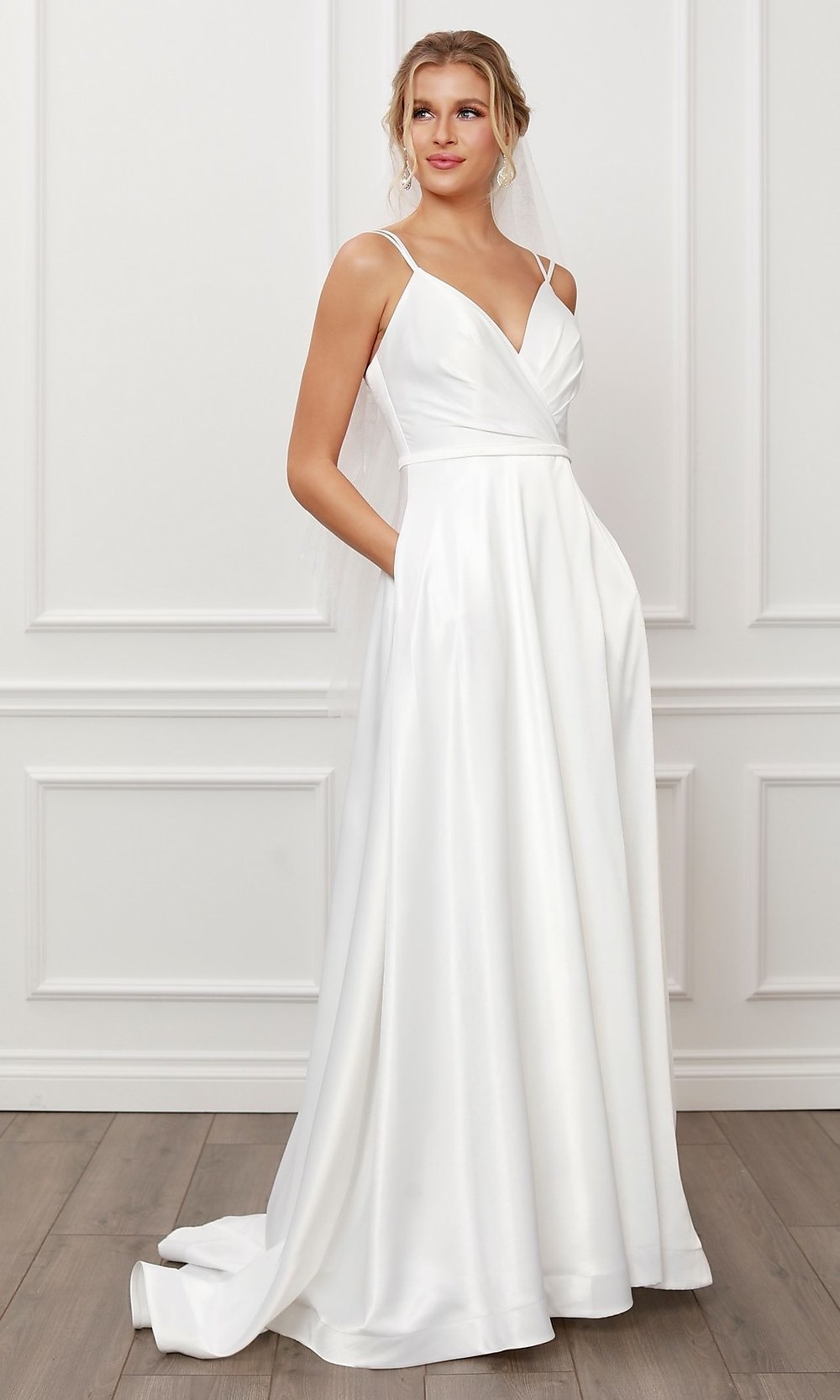 Spaghetti Strap Surplice V-Neck Pocket Train A-Line Maxi Gown - View 3