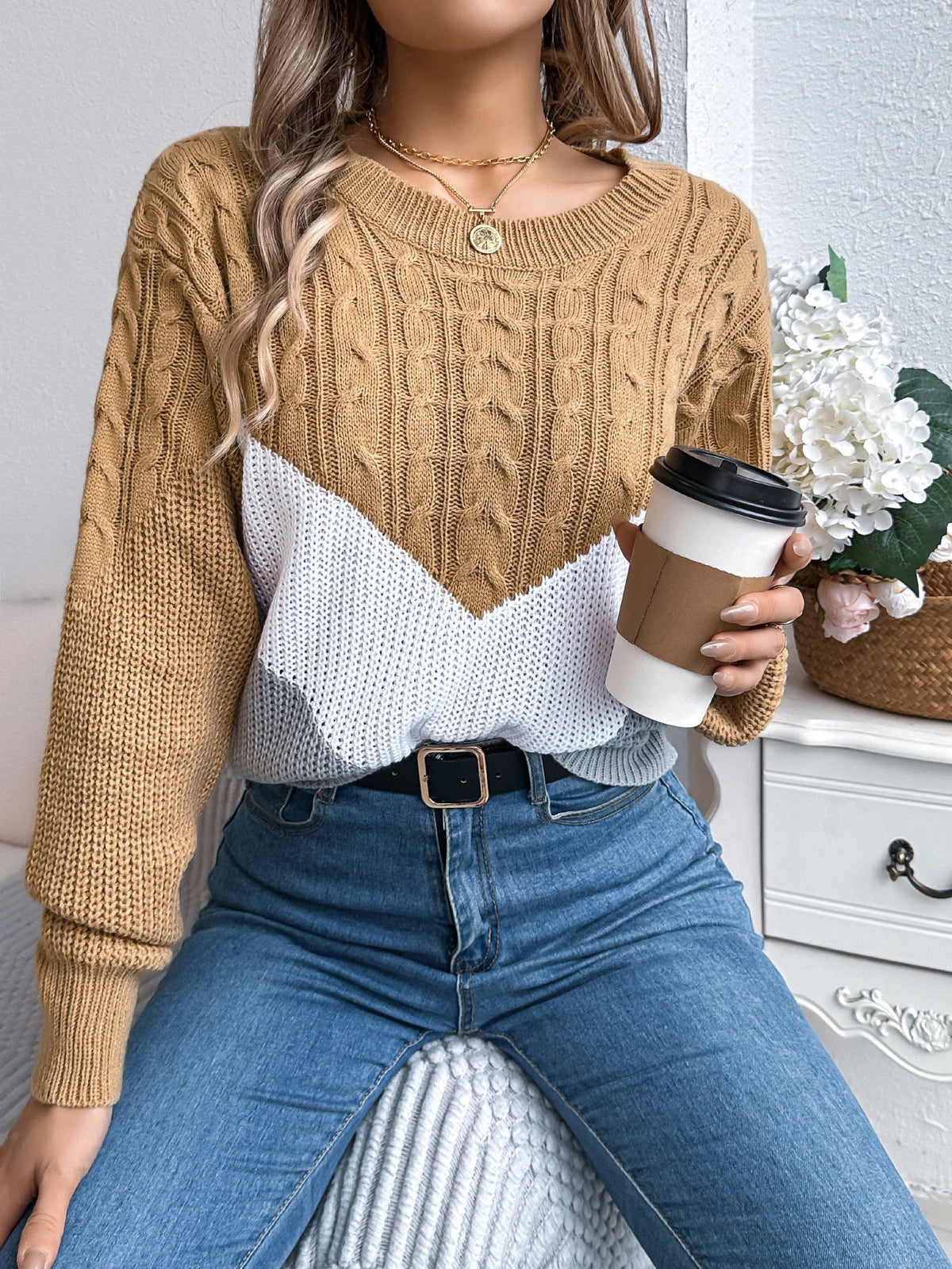 Round Neck Color Block Cable Knit Sweater 4