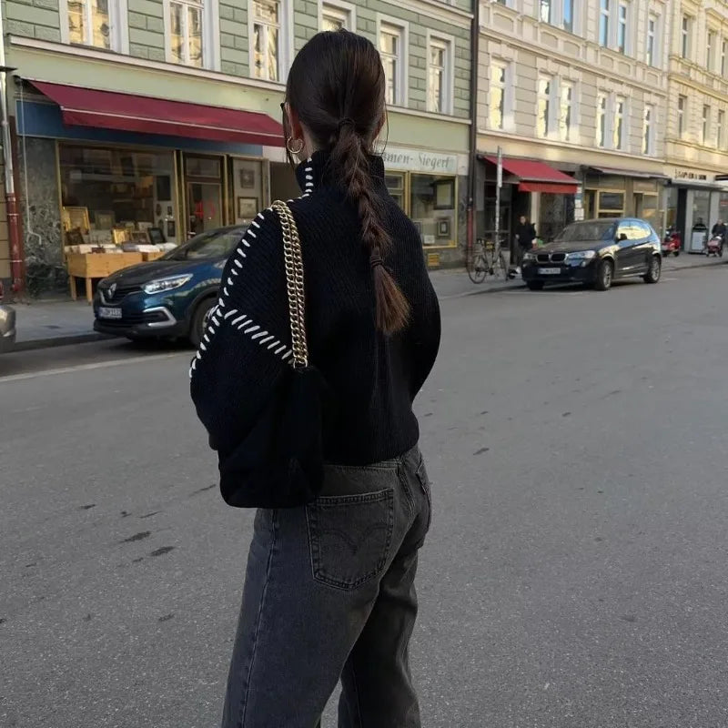 Round Neck Fashion Contrasting Color Sweater