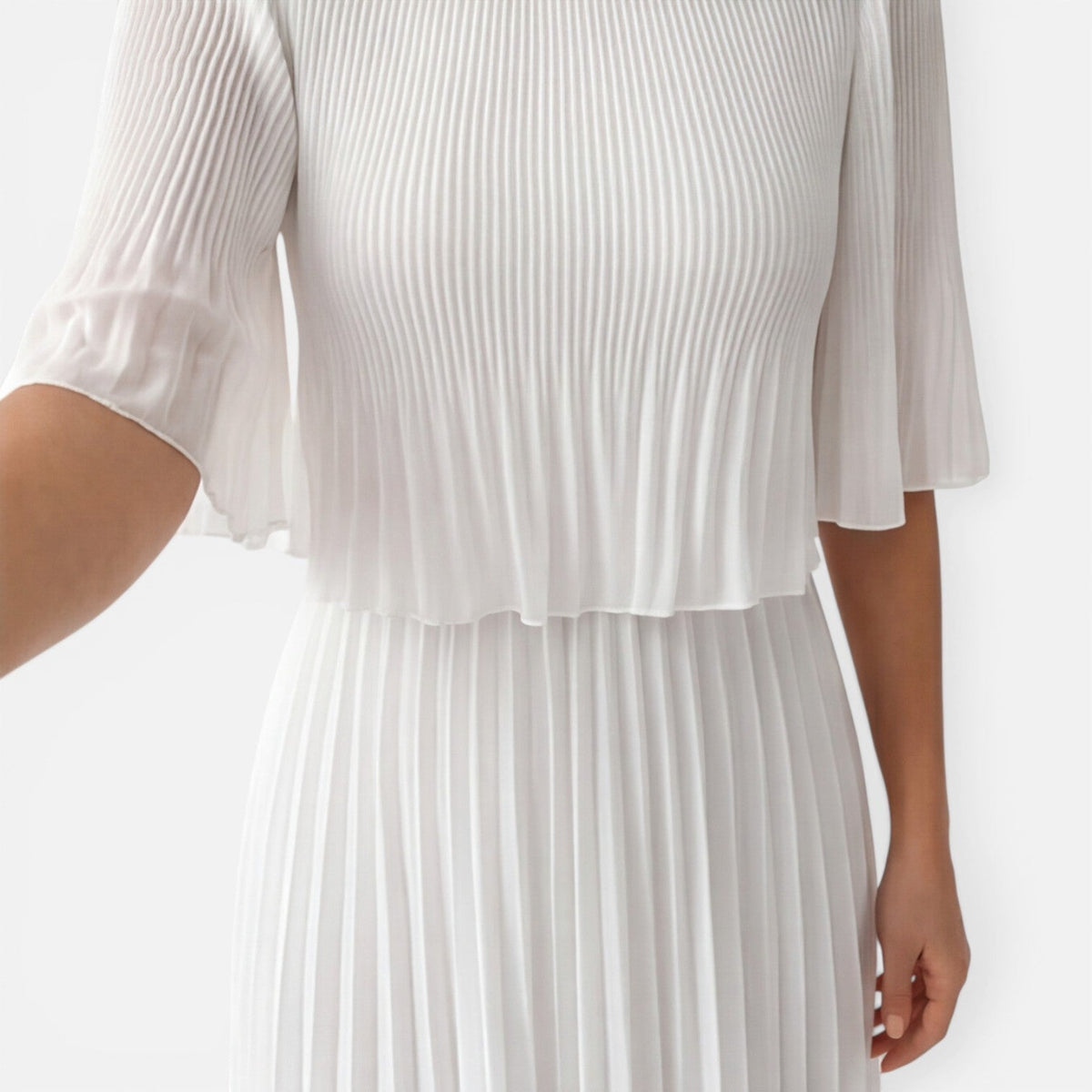 Round Neck Flutter Sleeve Pleated Chiffon Maxi Dress 5