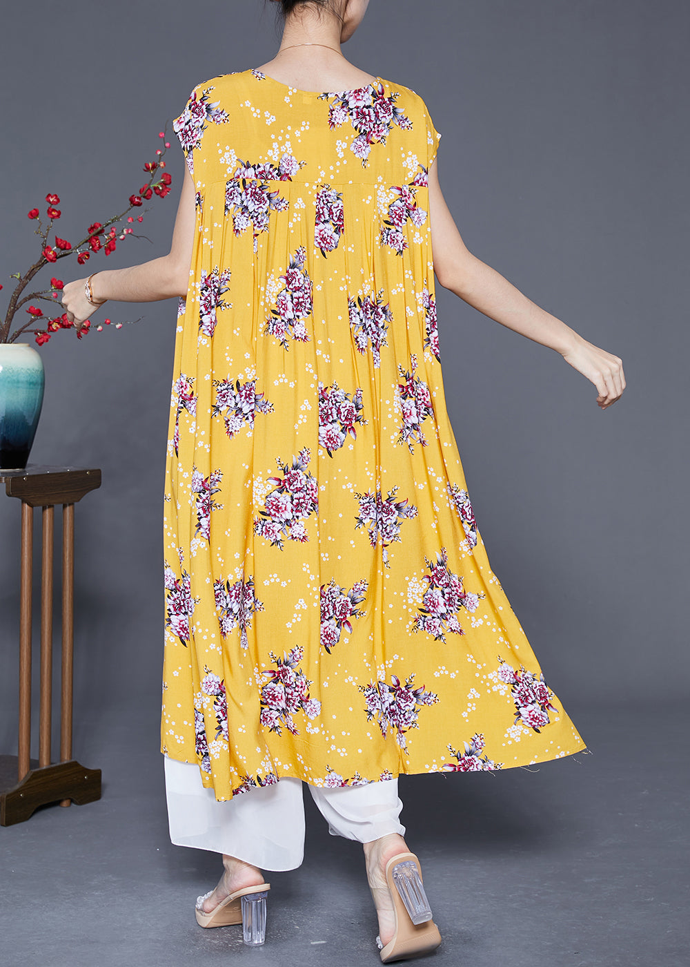 Sleeveless Round Neck Pleated Gathered A-Line Midi Dress - View 4