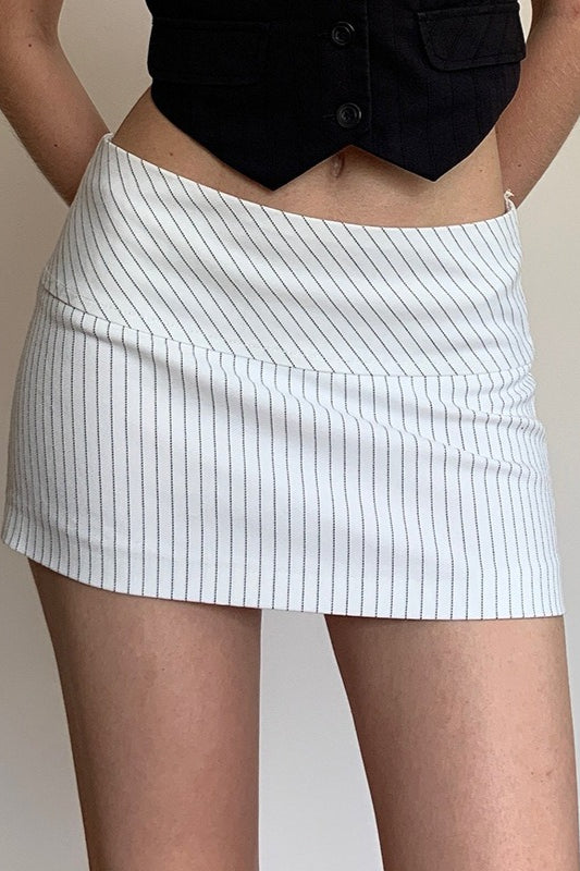 Low-Rise Bodycon Pleated Denim Mini Skort