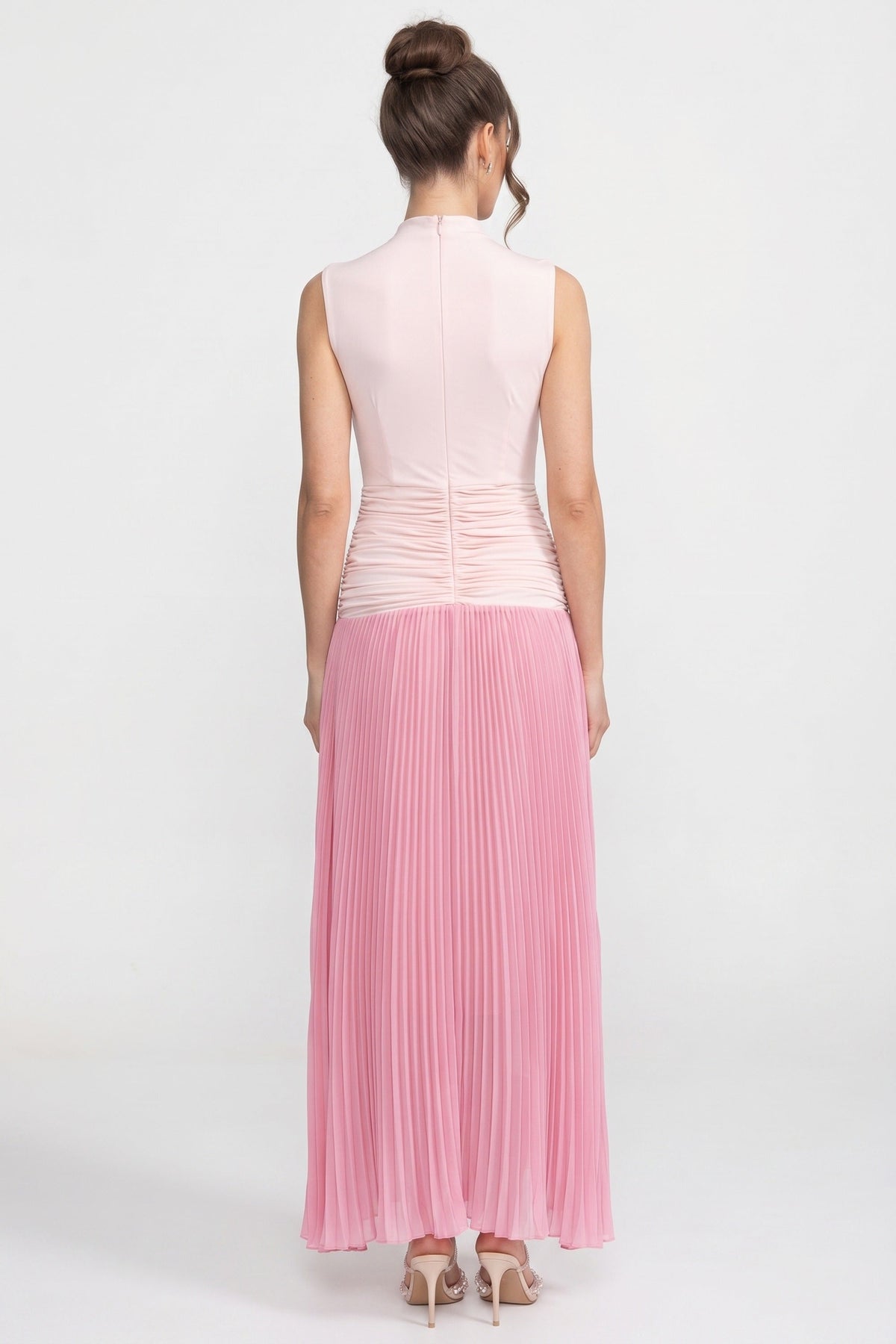 Halter Neck Pleated Maxi Dress With Gathered Waist Detail - Pink - View 5