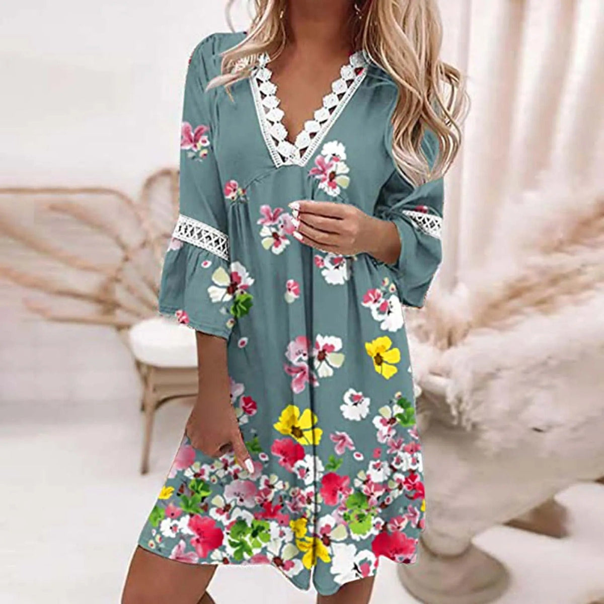 Floral Print V-Neck Lace Trim Three-Quarter Sleeve Mini Dress - View 3