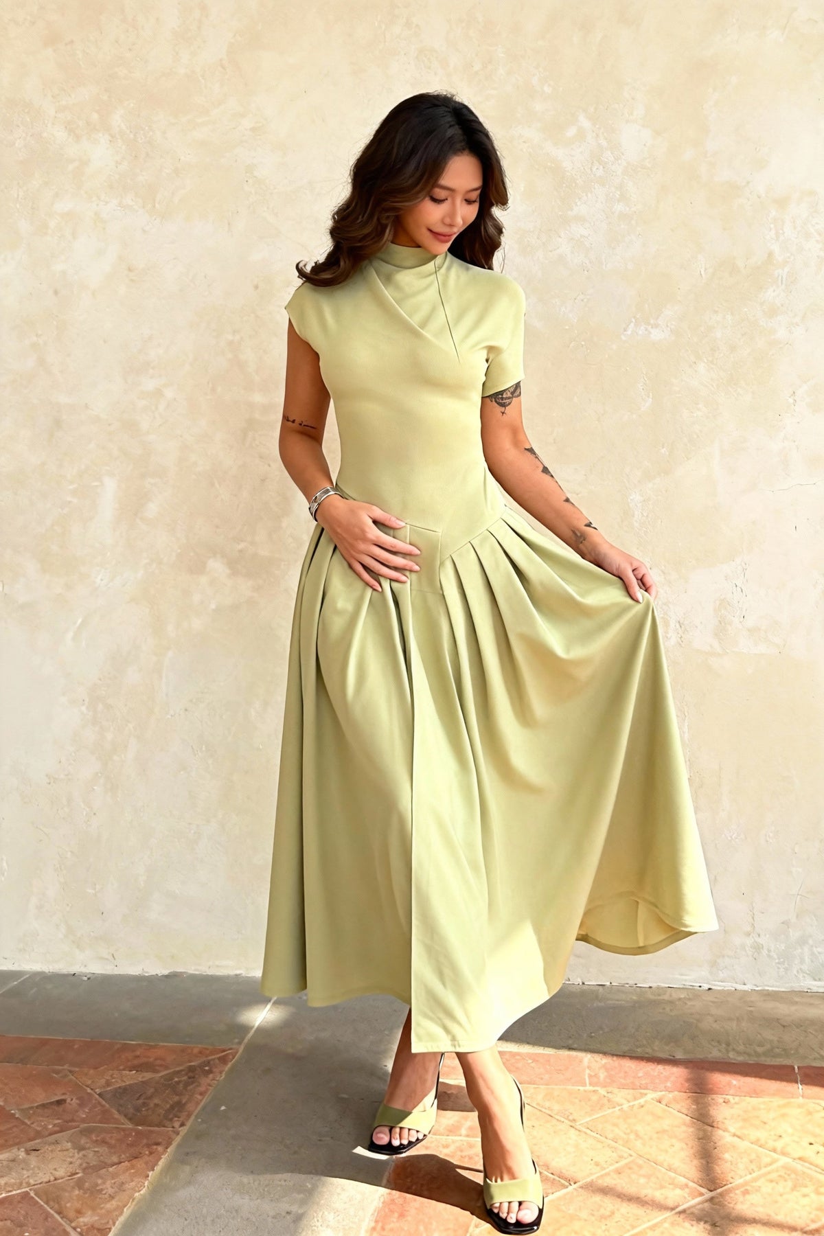 Light And Two-Tone Pleated Maxi Dress