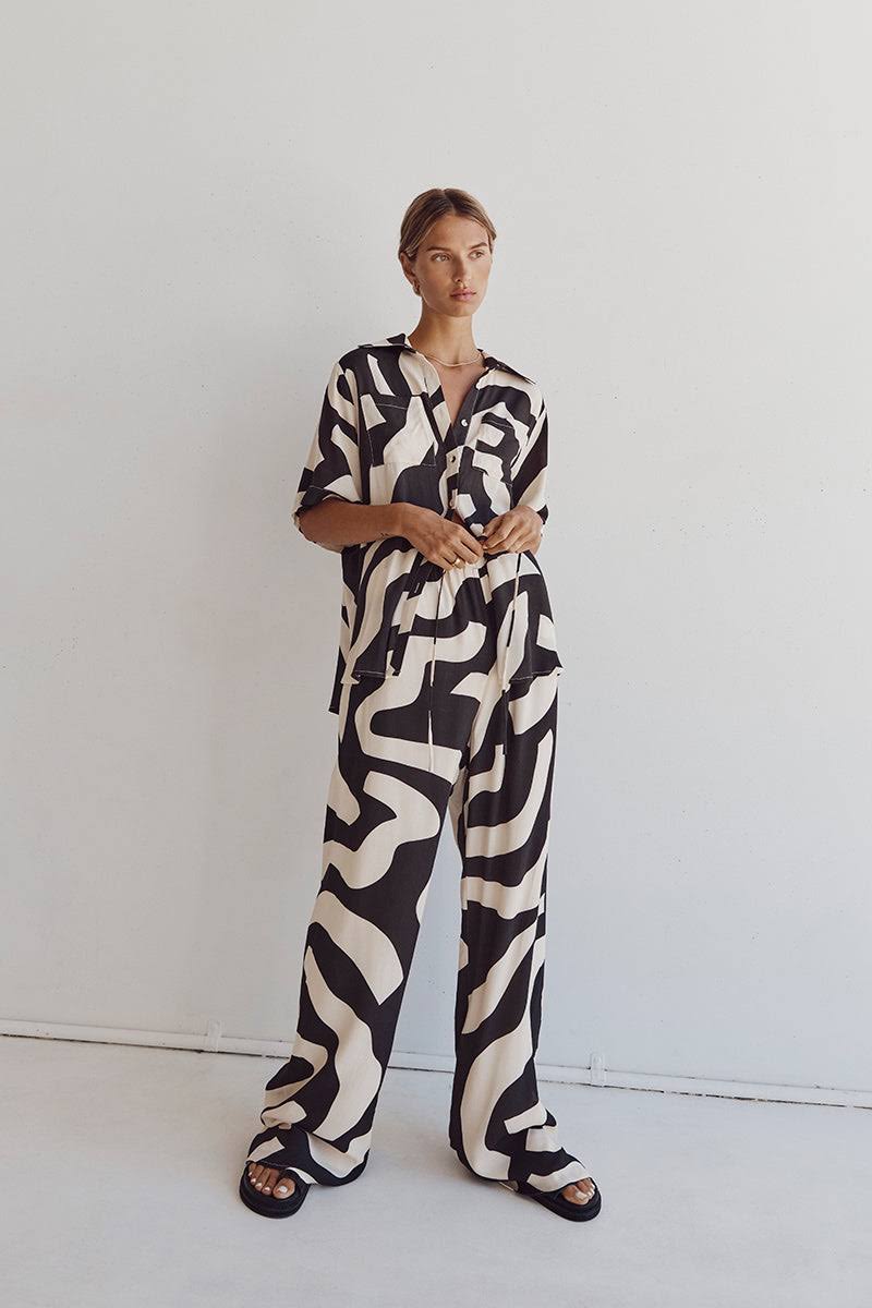 Abstract Print Short Sleeve Shirt and Wide Leg Pants Two Piece Set 4